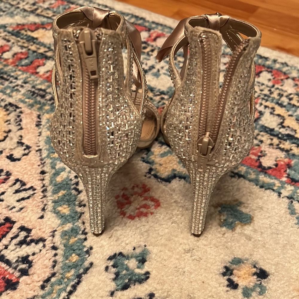 Heels - Picture 3 of 4